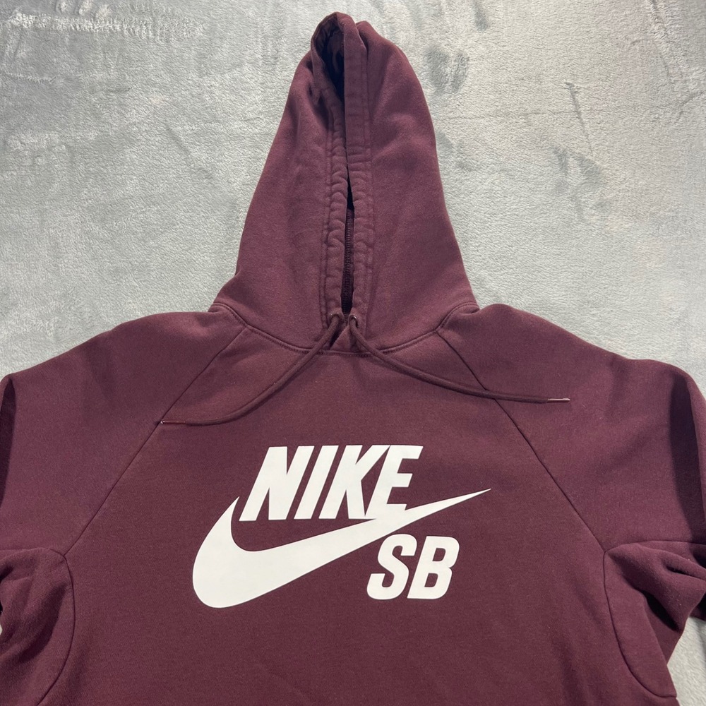 NIKE SB Hoodie‎ Mens Medium Burgundy Pullover Logo AQ9565-652 Skater Grunge